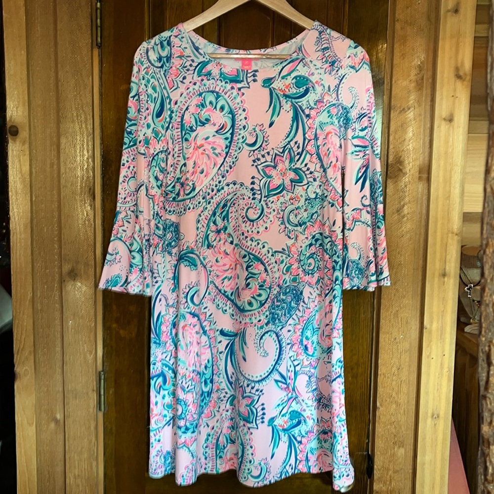 NWOT size medium.